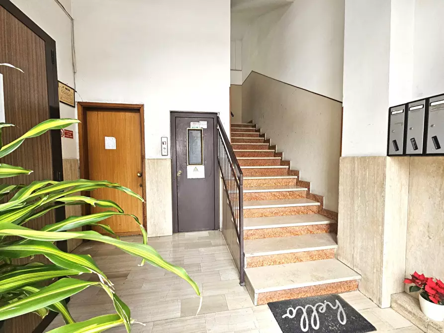 Immagine 14 di Pentalocale in vendita  a Sarzana