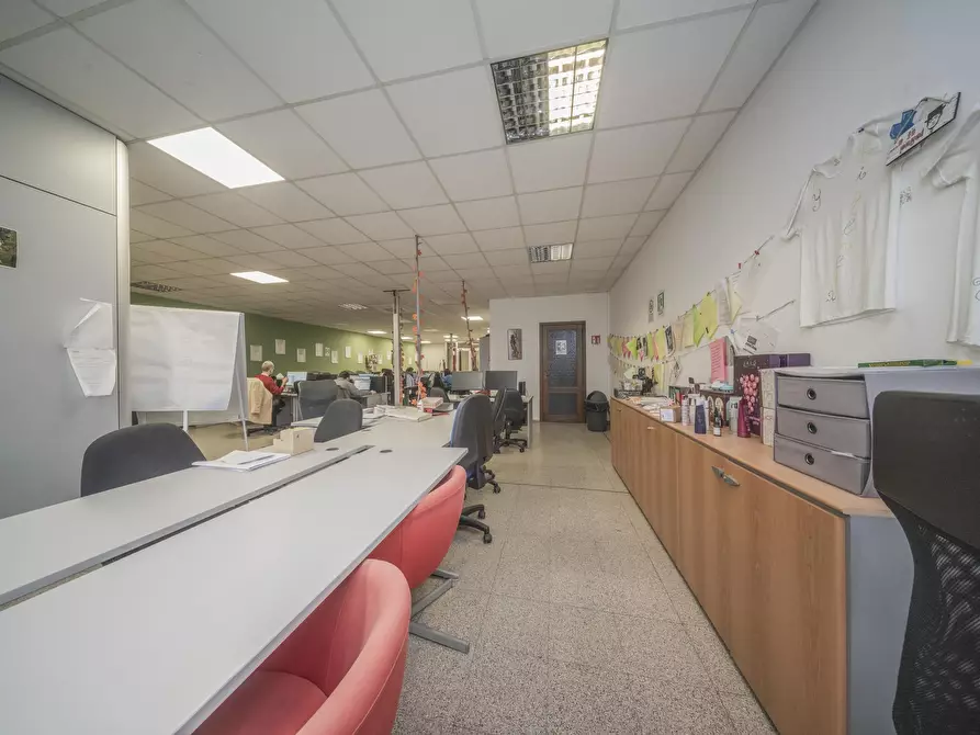 Immagine 21 di Ufficio in affitto  in Corso Svizzera 185 a Torino
