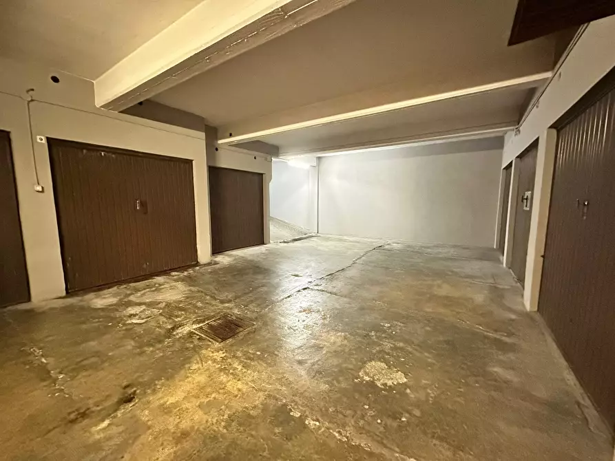 Immagine 11 di Garage in vendita  in Via Pesaro 45 a Torino
