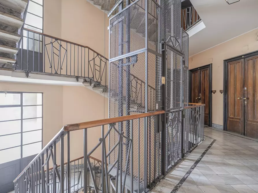 Immagine 7 di Trilocale in vendita  in Corso Novara 17 a Torino