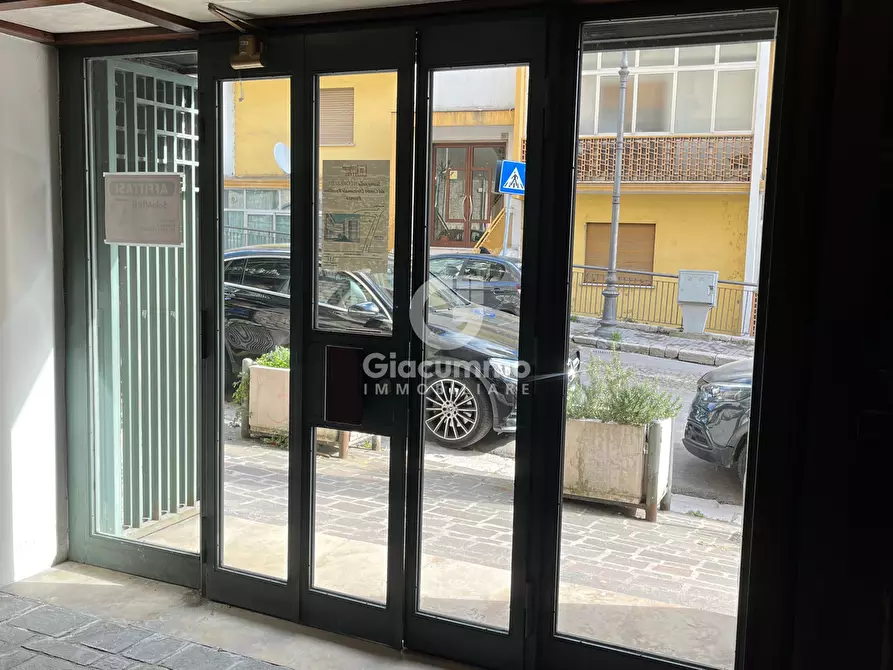 Immagine 2 di Locale commerciale in affitto  in Via Nicola Vaccaro a Potenza