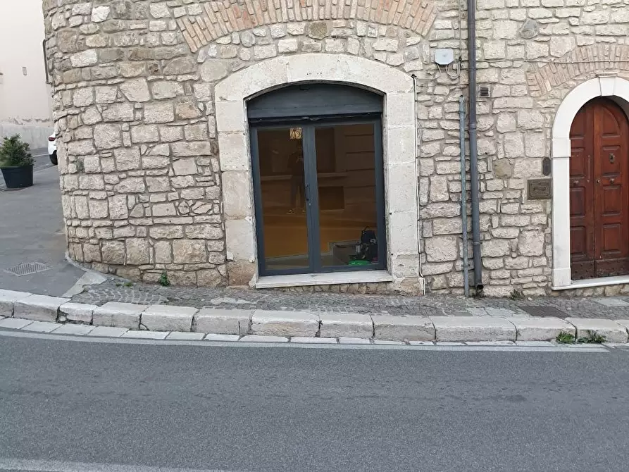 Immagine 3 di Locale commerciale in affitto  in Corso Umberto I 1 a Potenza