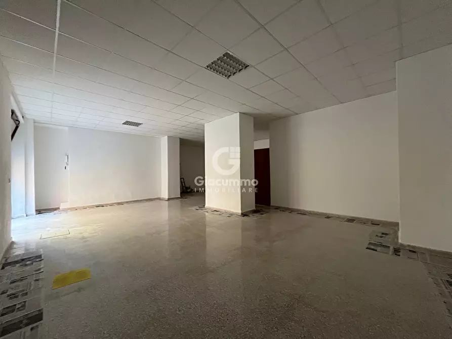 Immagine 4 di Locale commerciale in vendita  in Via Carlo Armellini 6 a Potenza