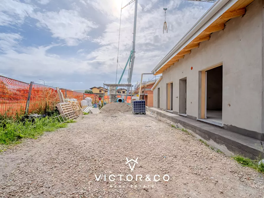 Immagine 21 di Villa in vendita  in Via Isonzo 6 a Oleggio