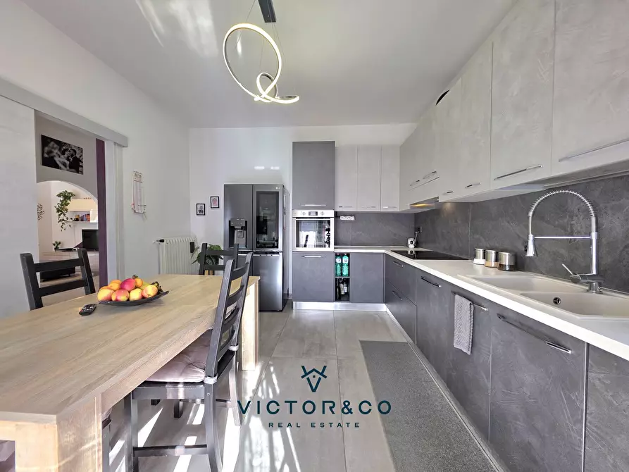 Immagine 1 di Villa in vendita  in Via Sempione sn a Marano Ticino