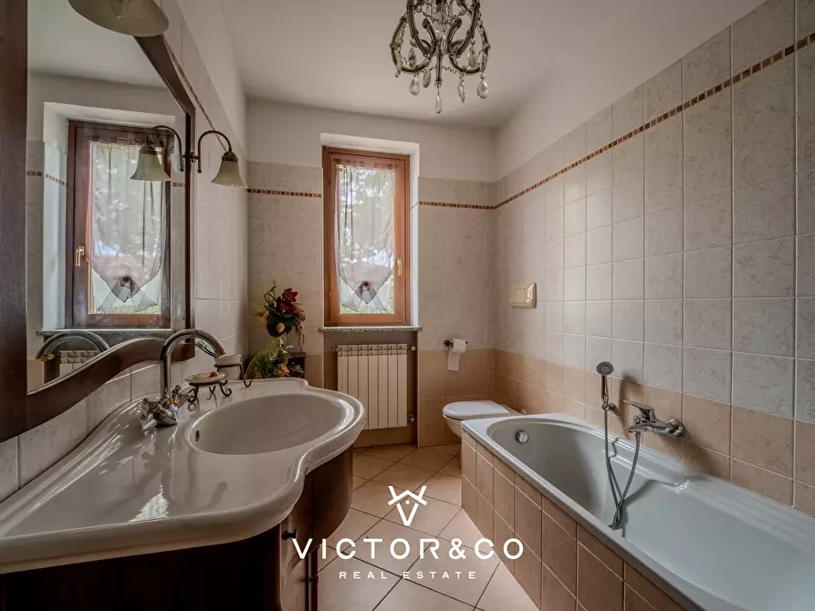 Immagine 40 di Casa bifamiliare in vendita  in Via Borghetto 4 a Casalino
