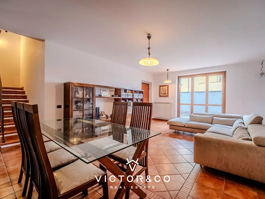 Immagine 9 di Casa bifamiliare in vendita  in Via Borghetto 4 a Casalino