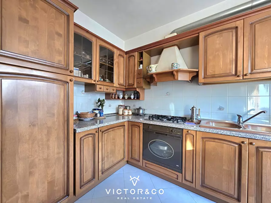 Immagine 11 di Quadrilocale in vendita  in Piazza Nobili de Toma 9 a Omegna