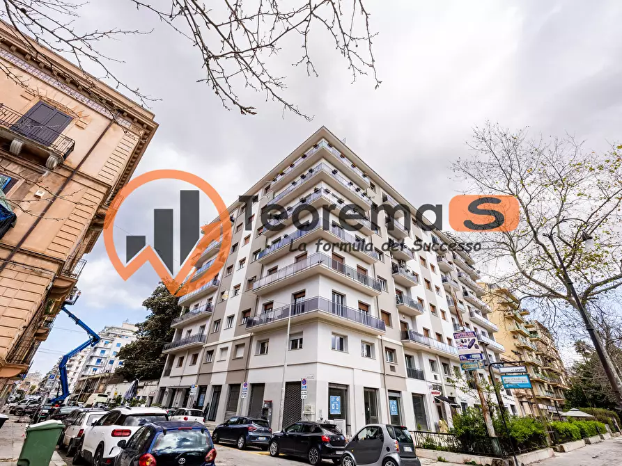 Immagine 31 di Trilocale in vendita  a Palermo