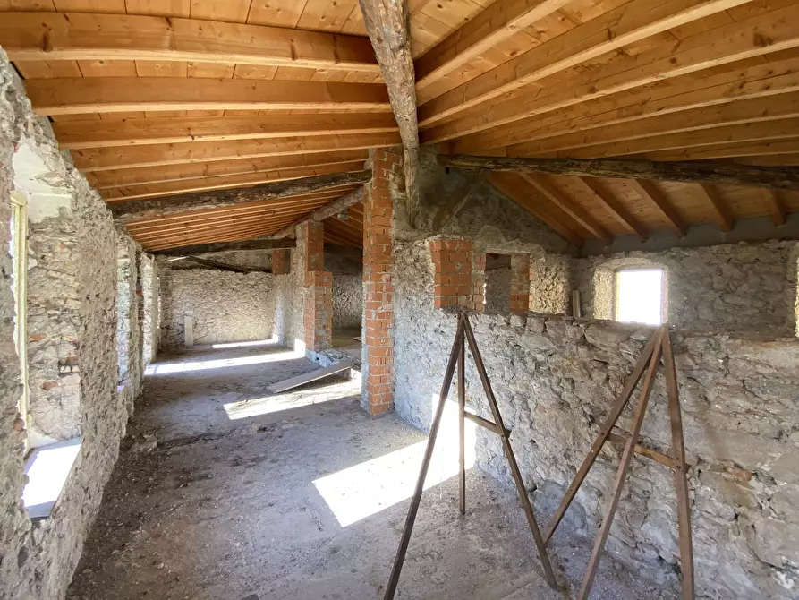 Immagine 32 di Rustico / casale in vendita  in Via Montini a Preseglie