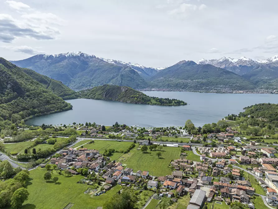 Immagine 13 di Villa in vendita  in Via Colombèe 11 a Colico