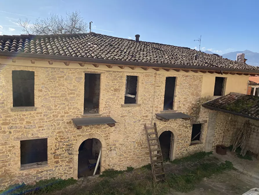 Immagine 41 di Rustico / casale in vendita  in Via Montini a Preseglie