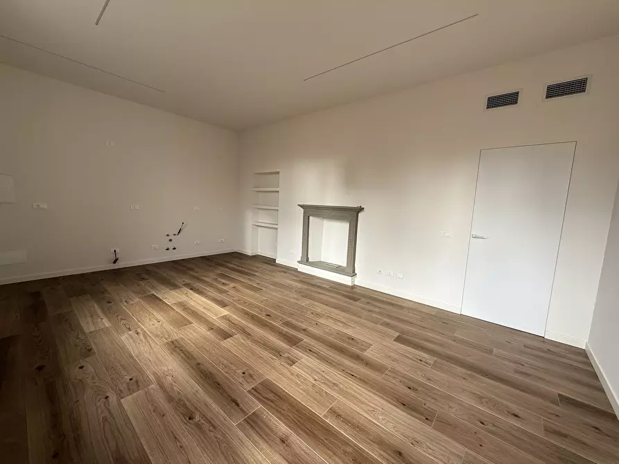 Immagine 11 di Bilocale in vendita  in Via Giuseppe Sirtori 1 a Carate Brianza