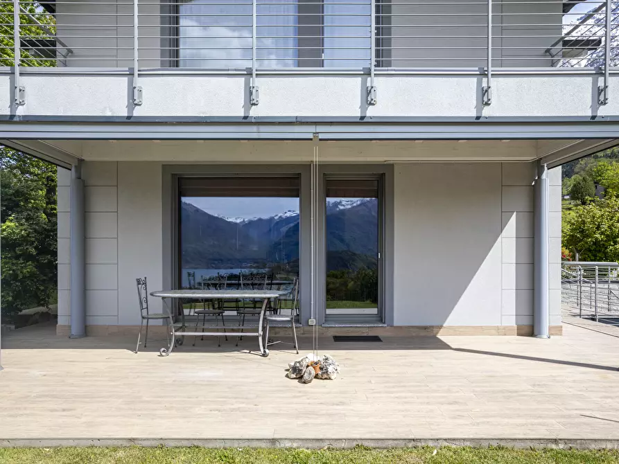 Immagine 35 di Villa in vendita  in Via Colombèe 11 a Colico