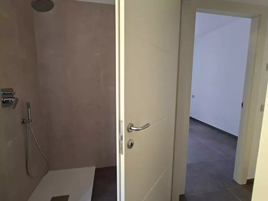 Immagine 17 di Bilocale in vendita  a Medesano