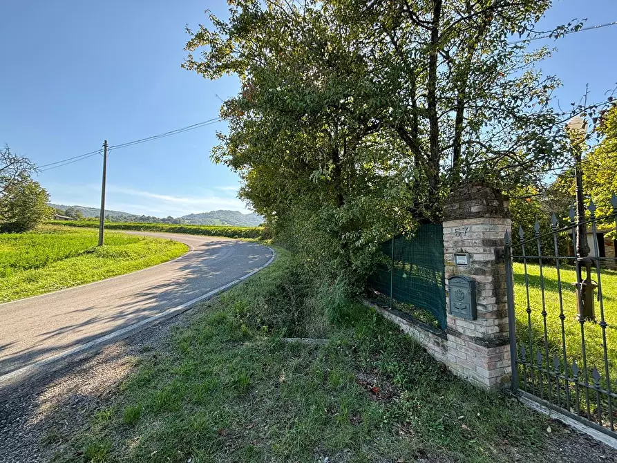 Immagine 45 di Porzione di casa in vendita  a Varano De' Melegari