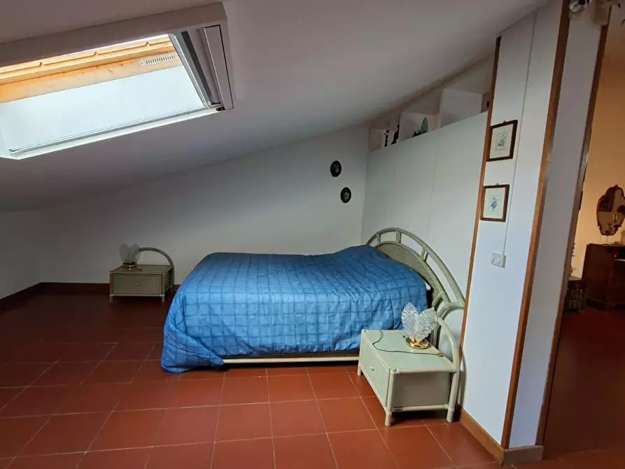 Immagine 45 di Quadrilocale in vendita  a Massa