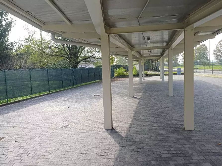 Immagine 52 di Bilocale in vendita  a Montechiarugolo