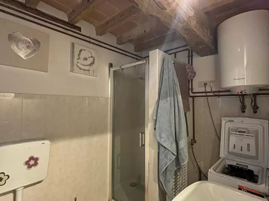 Immagine 15 di Appartamento in vendita  a Varano De' Melegari