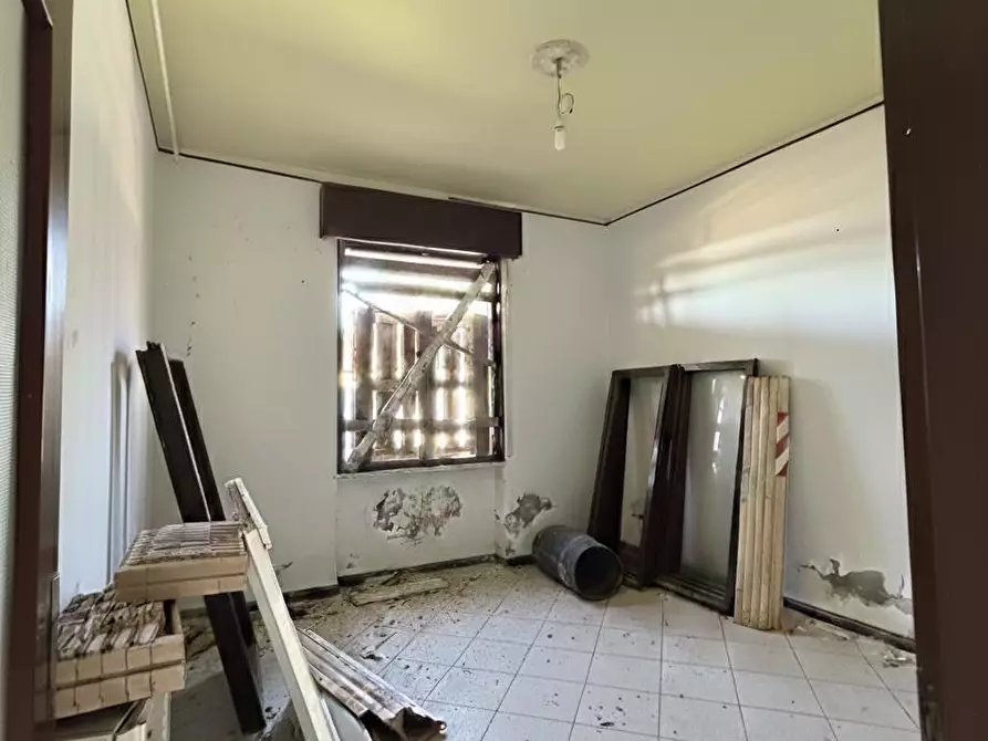 Immagine 18 di Villa in vendita  a Pellegrino Parmense