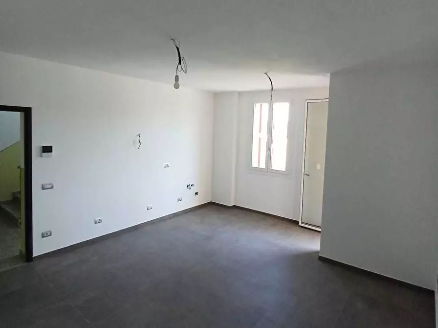 Immagine 8 di Bilocale in vendita  a Medesano