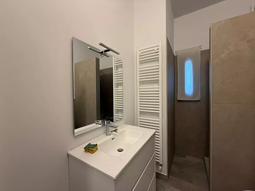 Immagine 28 di Trilocale in affitto  a Medesano