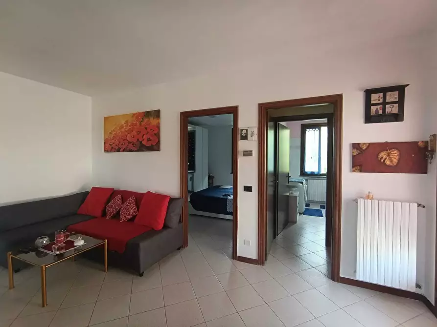 Immagine 4 di Bilocale in affitto  a Medesano