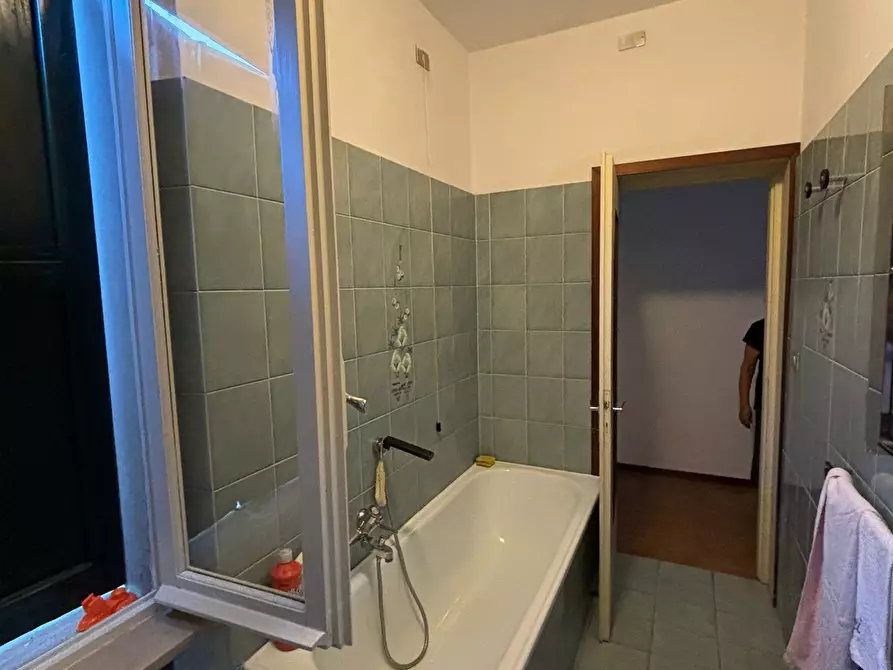 Immagine 12 di Trilocale in affitto  a Varano De' Melegari