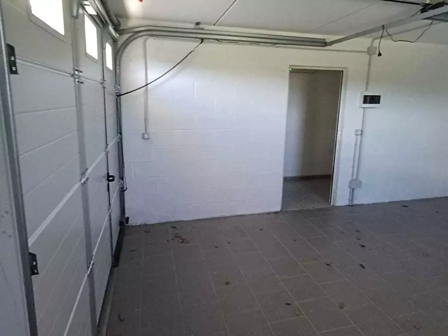 Immagine 27 di Bilocale in vendita  a Medesano