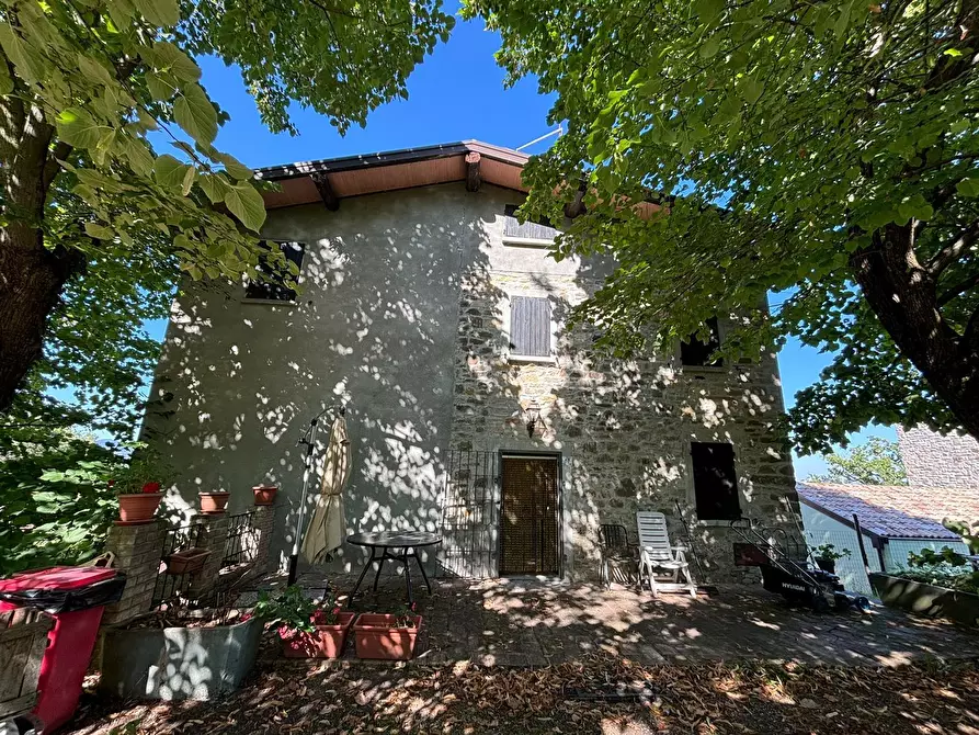 Immagine 1 di Porzione di casa in vendita  a Varano De' Melegari