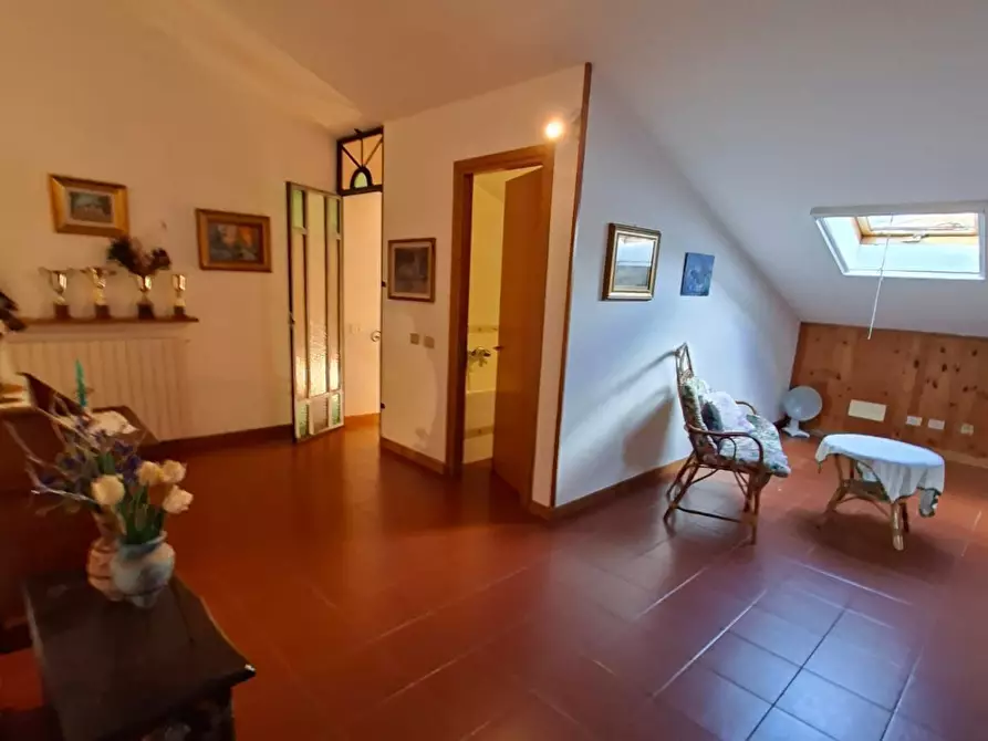 Immagine 43 di Quadrilocale in vendita  a Massa