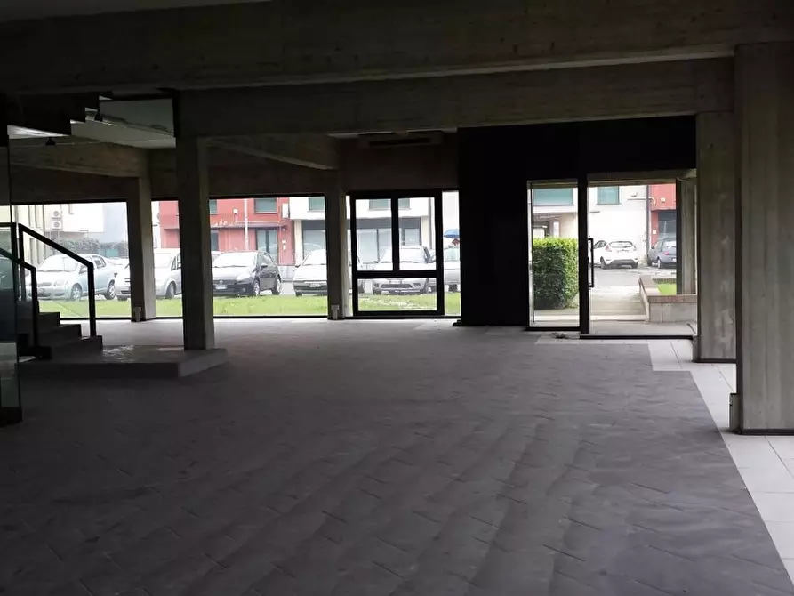 Immagine 25 di Attività artigianale in vendita  a Collecchio