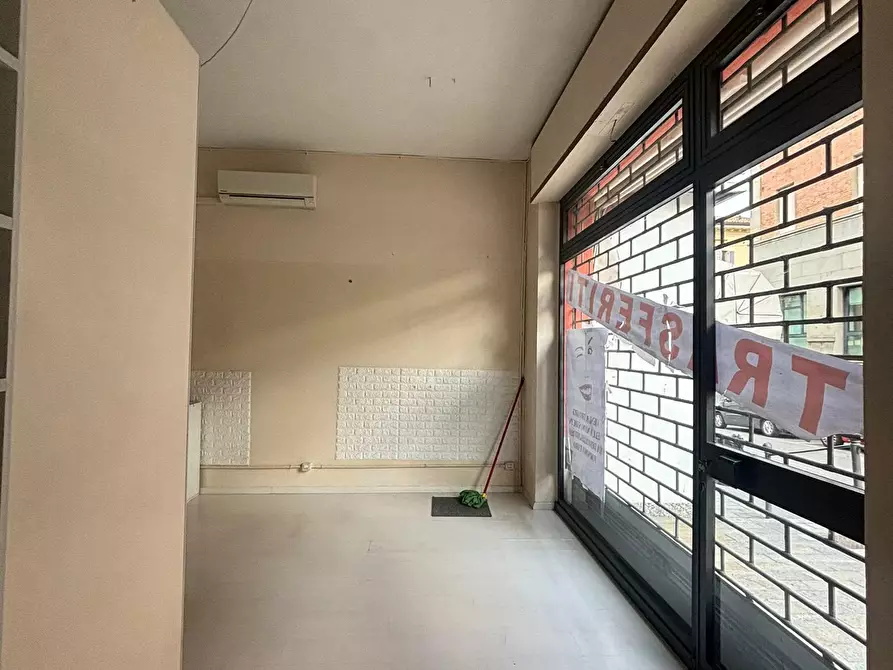 Immagine 8 di Locale commerciale in affitto  a Fornovo Di Taro