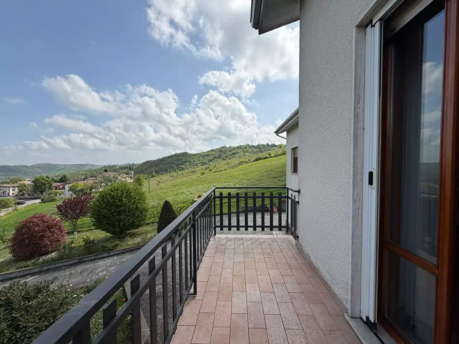 Immagine 39 di Casa bifamiliare in vendita  a Fornovo Di Taro