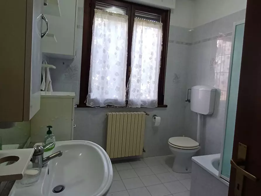 Immagine 31 di Trilocale in vendita  a Medesano