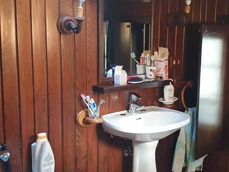 Immagine 25 di Casa bifamiliare in vendita  a Fornovo Di Taro