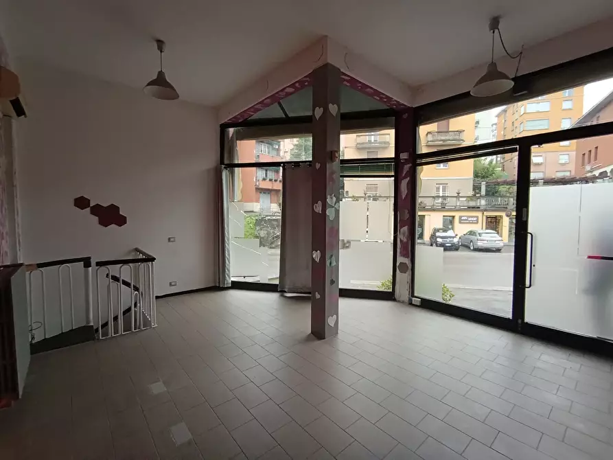 Immagine 5 di Locale commerciale in vendita  a Fornovo Di Taro