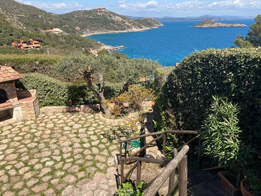 Immagine 1 di Villa in vendita  in ercole land snc a Monte Argentario