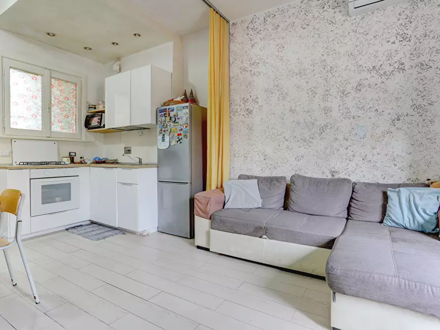 Immagine 7 di Bilocale in vendita  in VIA TUSCOLANA 1000 a Roma