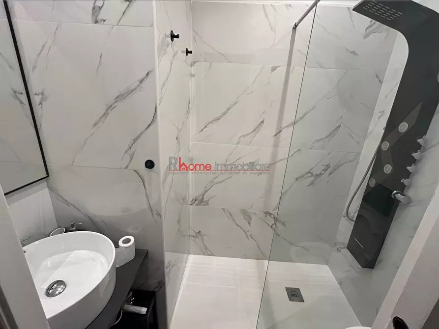 Immagine 10 di Quadrilocale in vendita  in Via Principe Amedeo a Roma