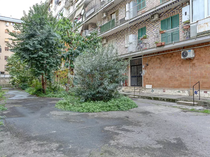 Immagine 20 di Bilocale in vendita  in VIA TUSCOLANA 1000 a Roma