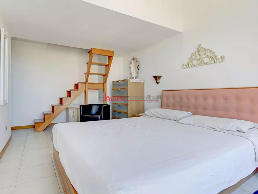 Immagine 8 di Appartamento in vendita  in Via Casilina 9 a Roma