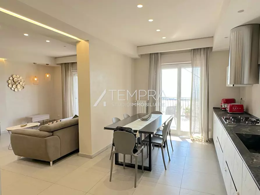 Immagine 9 di Appartamento in vendita  in VIA PASCAL a Adrano