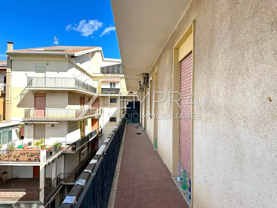 Immagine 28 di Appartamento in vendita  in Via Catanzaro a Adrano