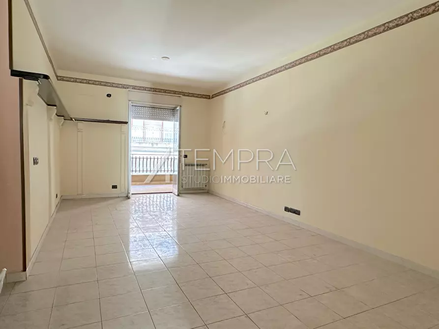 Immagine 3 di Appartamento in vendita  a Adrano