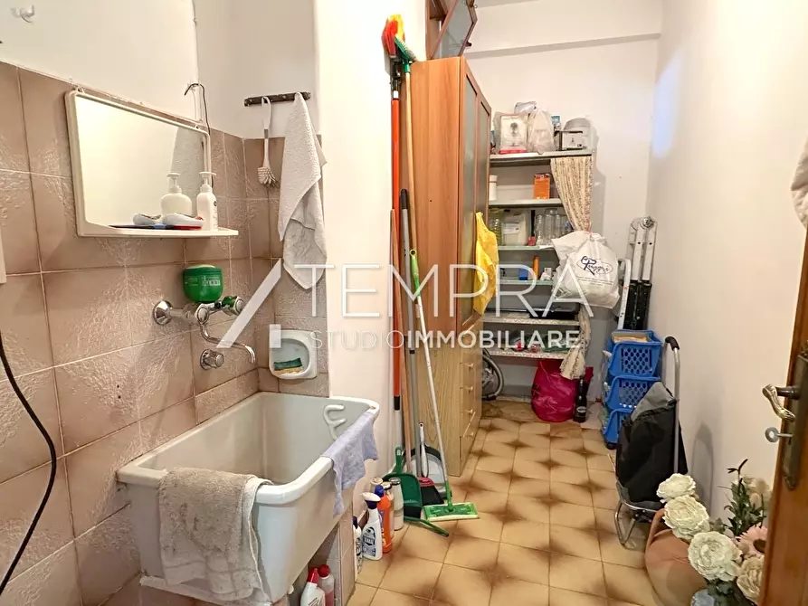 Immagine 17 di Appartamento in vendita  a Adrano