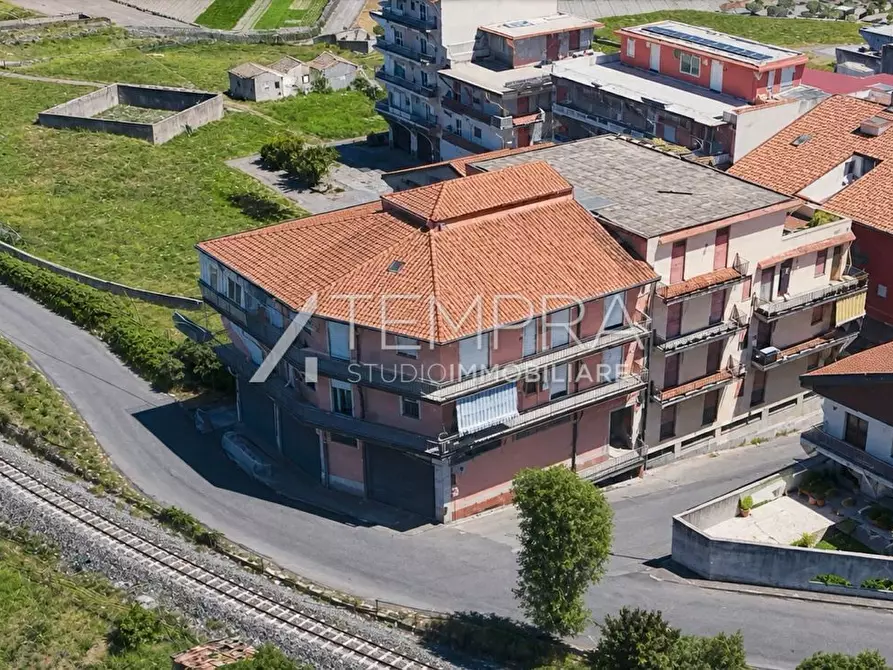 Immagine 2 di Appartamento in vendita  in Via Frans Kafka 1 a Adrano
