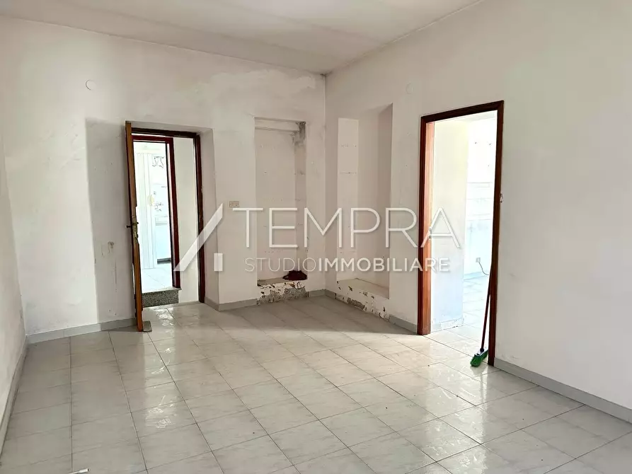 Immagine 13 di Casa indipendente in vendita  a Adrano