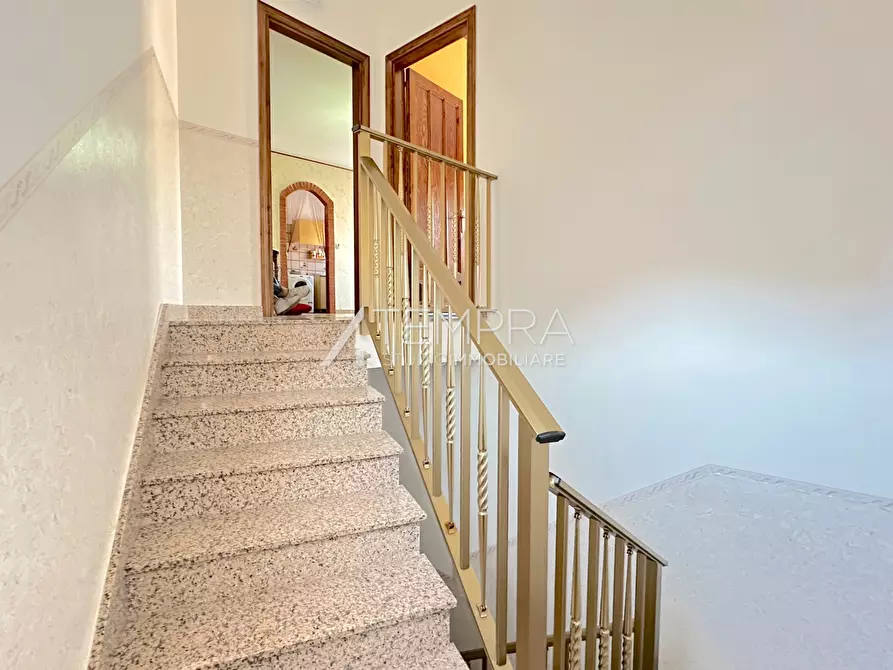 Immagine 13 di Appartamento in vendita  in via archeologica 12 a Adrano