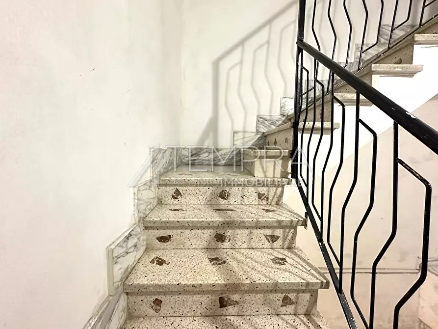 Immagine 14 di Casa indipendente in vendita  a Adrano